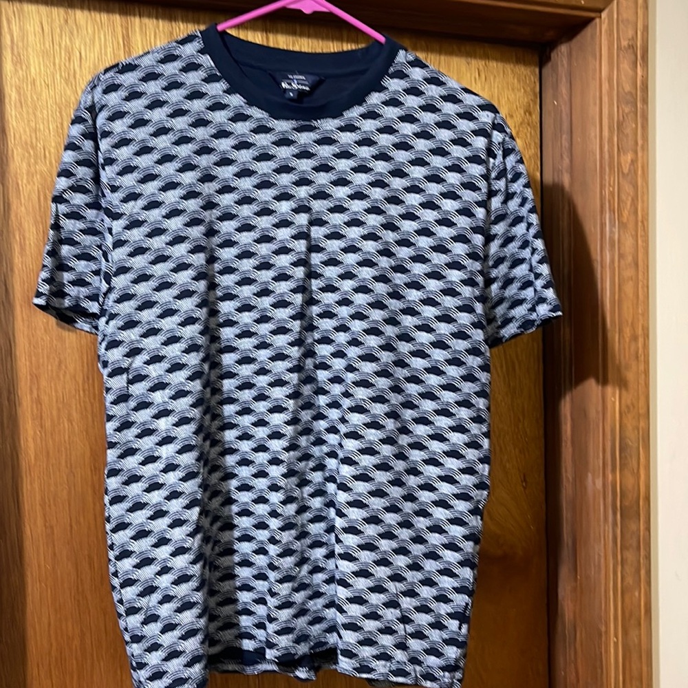 Medium Ben Sherman T shirt dark blue and white